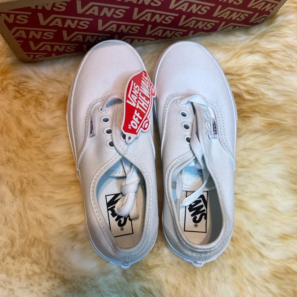 Vans Kids Authentic Shoe – True‎ White ⚪✨ NIB